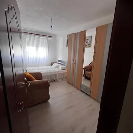 Apartment Peaceful & Private Balcony Flat Tirana